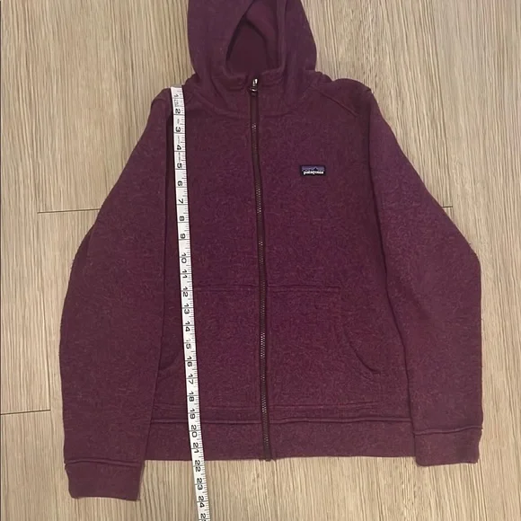 Patagonia size 14 Girls Purple Hooded Zip-Up Jacket